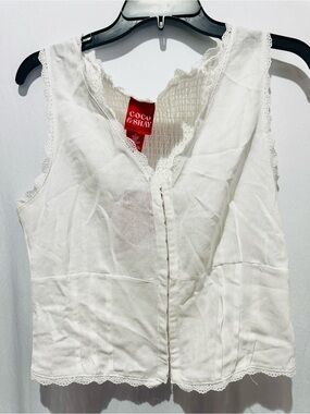 Coco & Shay White Linen Sleeveless Top - Size L